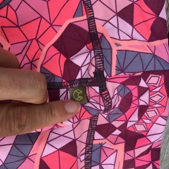 Maaji Active Ruched Legging in Garden Buzz L - Picture 13 of 15